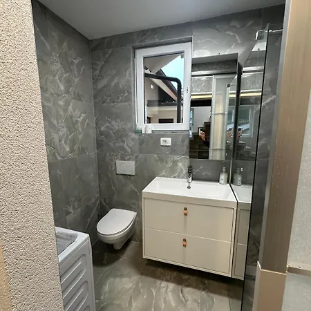 Karlovska Duplex Urban דירה לובליאנה