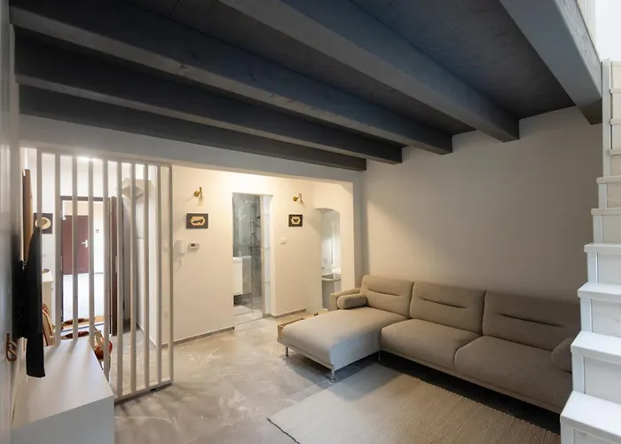 Karlovska Duplex Urban Apartment *