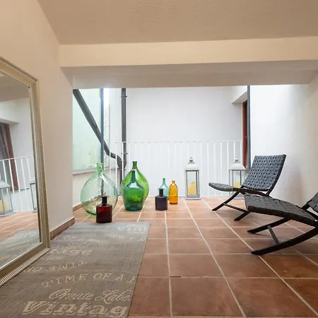 Karlovska Duplex Urban Apartment